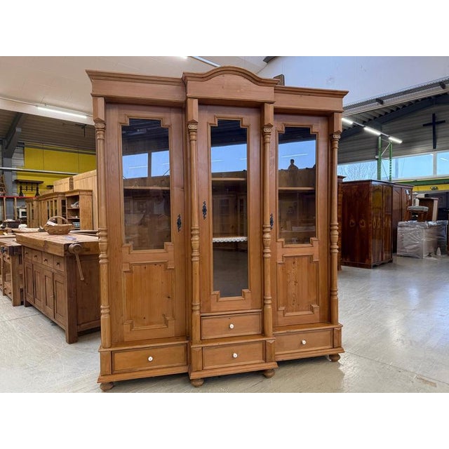 Farmhouse Display Cabinet in Wood For Sale - Image 5 of 18