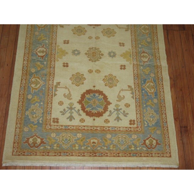 Turkish Turkish Inspired Sultanabad Rug rug no.26239 For Sale - Image 3 of 5