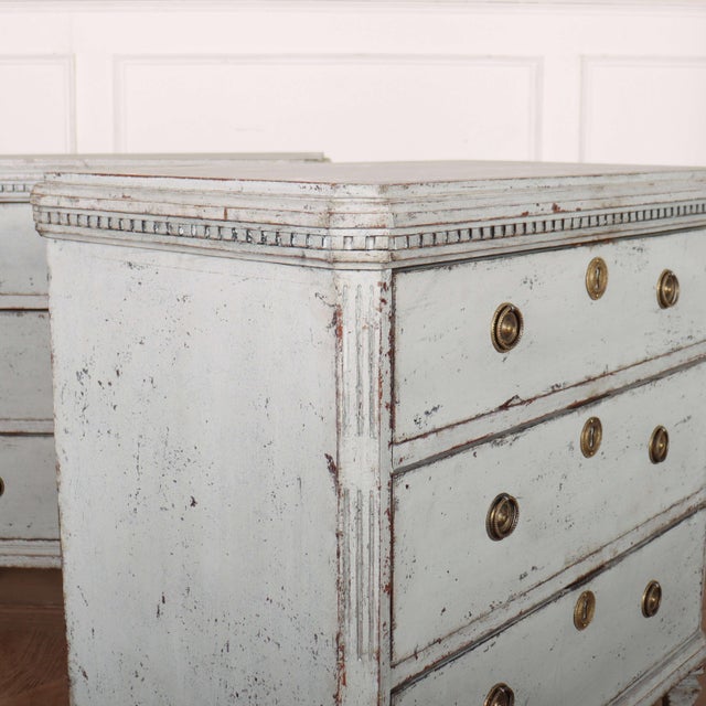 White Swedish Commodes, 19th Century, Set of 2 For Sale - Image 8 of 12