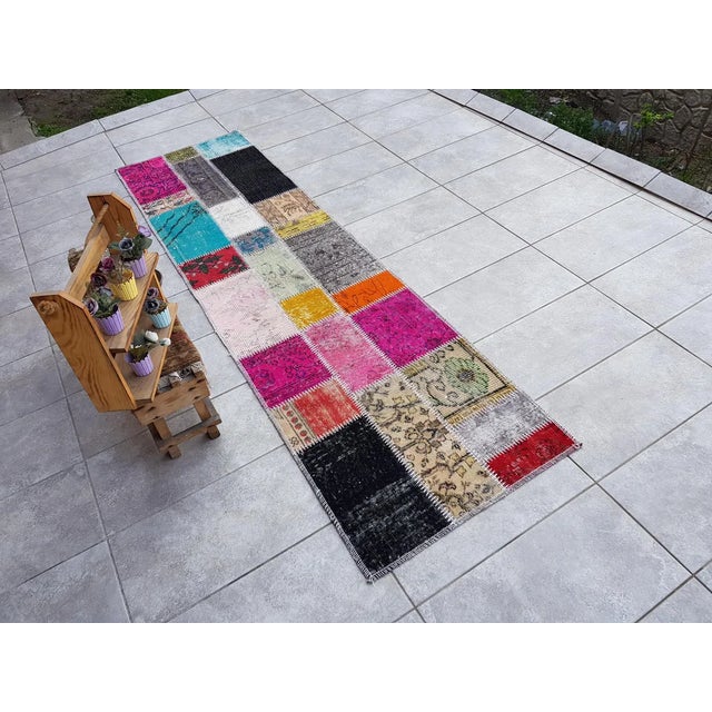 1960s Vintage Anatolian Oushak Runner Rug For Sale - Image 5 of 10