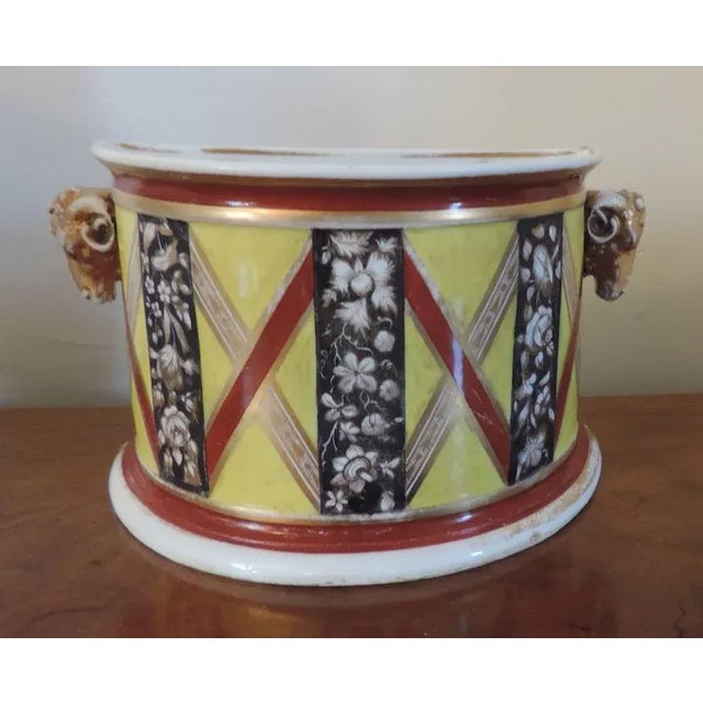 Traditional 1800 - 1810 English George III Derby Porcelain Vase For Sale - Image 3 of 11