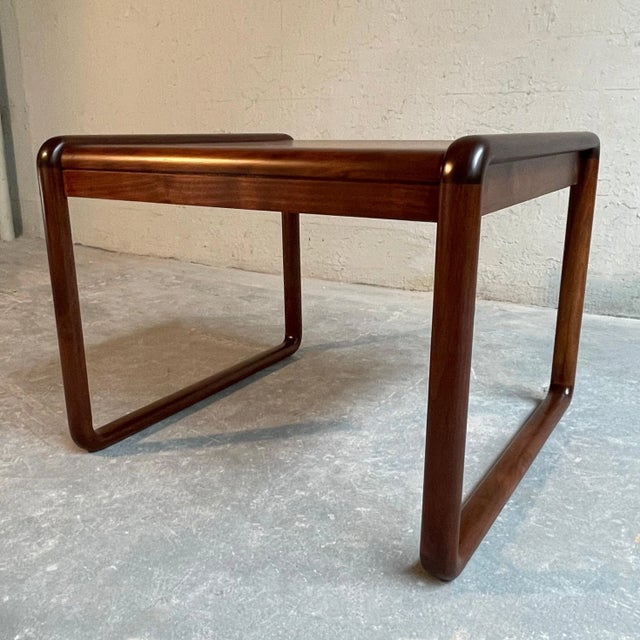 Wood Mid 20th Century Gunlocke Mid-Century Modern Walnut Side Table For Sale - Image 7 of 10