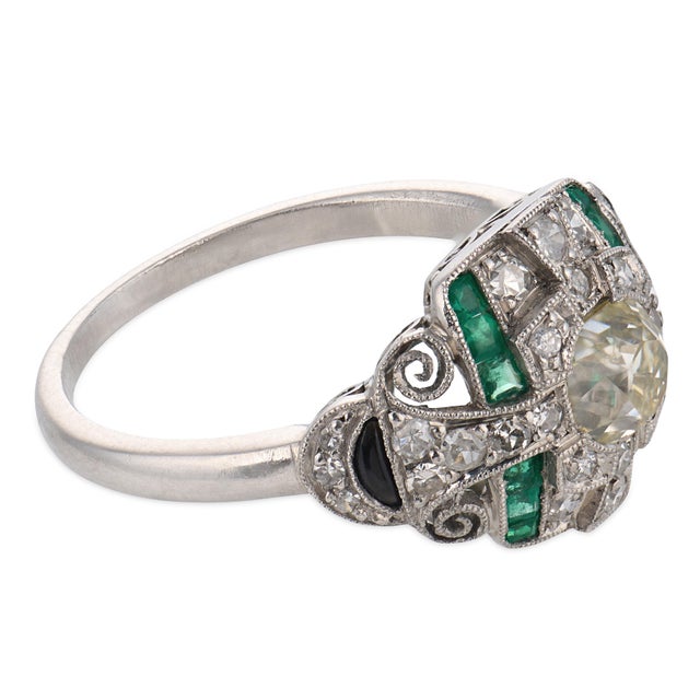1930s Art Deco Diamond Emerald Onyx Platinum Ring, Size 6 For Sale - Image 4 of 6