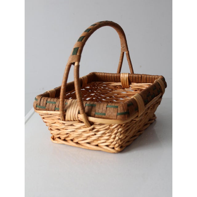 Late 20th Century Vintage Wicker Basket For Sale - Image 5 of 10