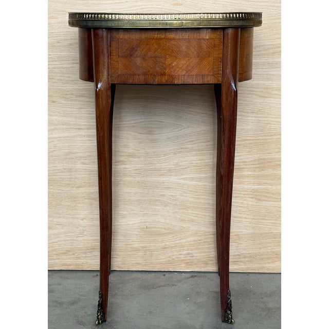 Brown Pair of French Kidney Shape Nightstands Bedside Tables Louis Xvi, Circa 1910 For Sale - Image 8 of 13