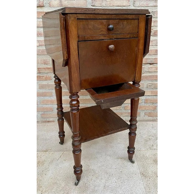 English Regency Walnut Table with Wings and Wheels, 1920s For Sale - Image 10 of 13