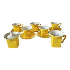 Vintage Johnson Brothers, Made in England, Tea/Coffee Cups, Saucers, Creamer and Sugar Bowl, 13 Pieces