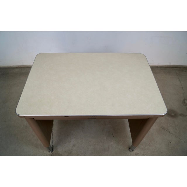 Gray 1950’s Mid-Century Modern Industrial Desk by Steelcase For Sale - Image 8 of 12