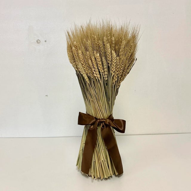 This is a lovely bunch of Rustic Americana Wheat Sheaf gathered together with a satin brow ribbon. It’s a decorative...