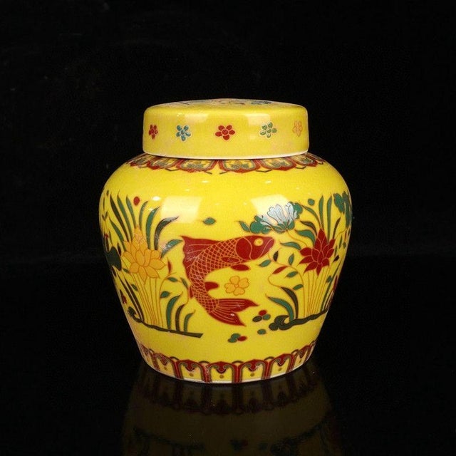 Asian 1970s Yellow Ground Doucai "Fish & Algae" Small Ginger Jar With Lid For Sale - Image 3 of 9