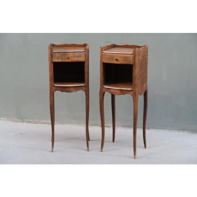 1960s Pair of French Louis XV Style Tiny Side Tables Nightstands For Sale - Image 4 of 12