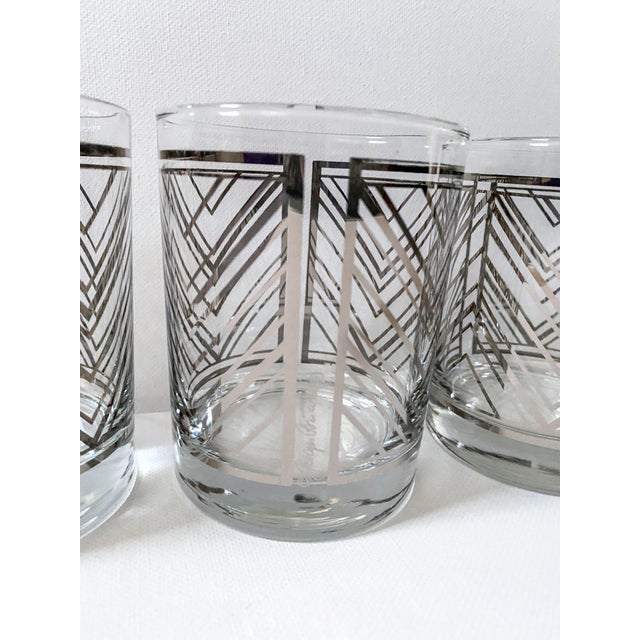 Georges Briard Mid-Century Silver Chevron Georges Briard Old Fashioned Rocks Glasses- Set of 4 For Sale - Image 4 of 10