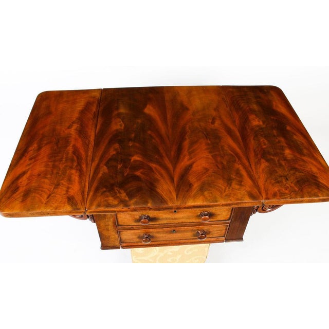 19th Century William IV Mahogany Drop-Leaf Occasional Table For Sale - Image 4 of 16