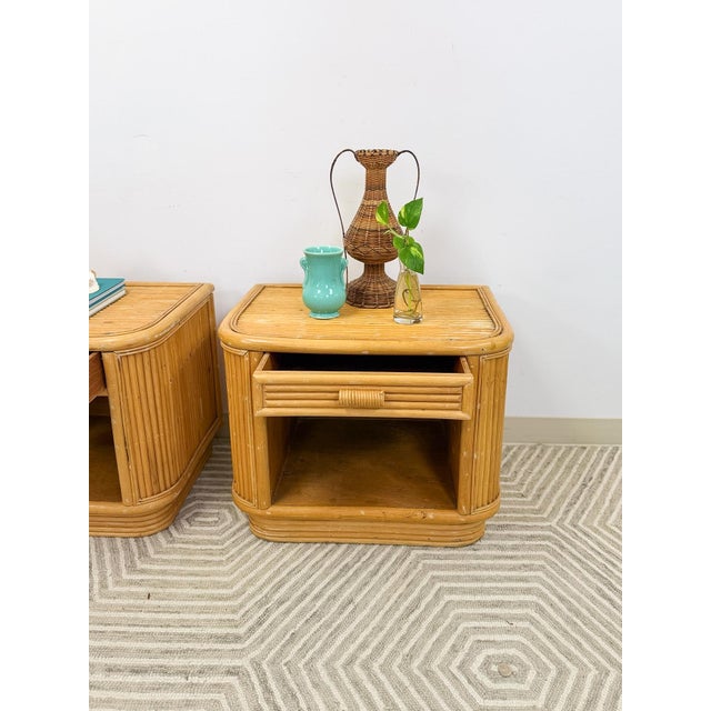 Mid 20th Century Pair of Blonde Ribbed Pencil Reed Rattan Nightstands Coastal Hollywood Regency For Sale - Image 11 of 11