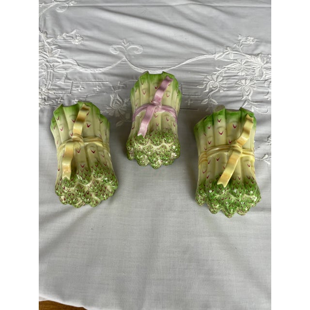 1960s Herend Porcelain Asparagus Boxes With Bows- Set of 3 For Sale - Image 10 of 11