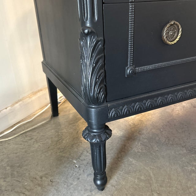 1940s Restored Black Painted Chest of Drawers With Mirror and Brass Rope Ring Pulls For Sale In Miami - Image 6 of 12