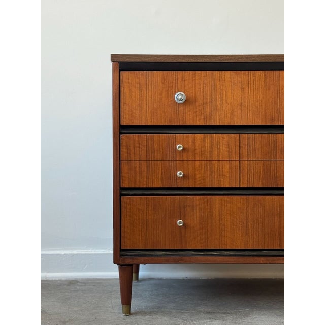 1960s 1960s "Townset" Chest of Drawers by Morris of Ca, Attributed For Sale - Image 5 of 11