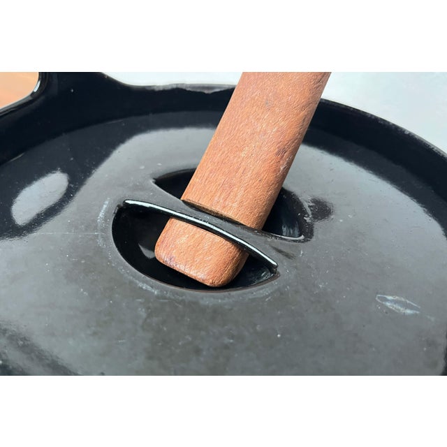 Wood Mid-Century Modern Black Enamel Cast Iron Pot with Teak Handle by Timo Sarpaneva for Rosenlew of Finland, 1960s For Sale - Image 7 of 18