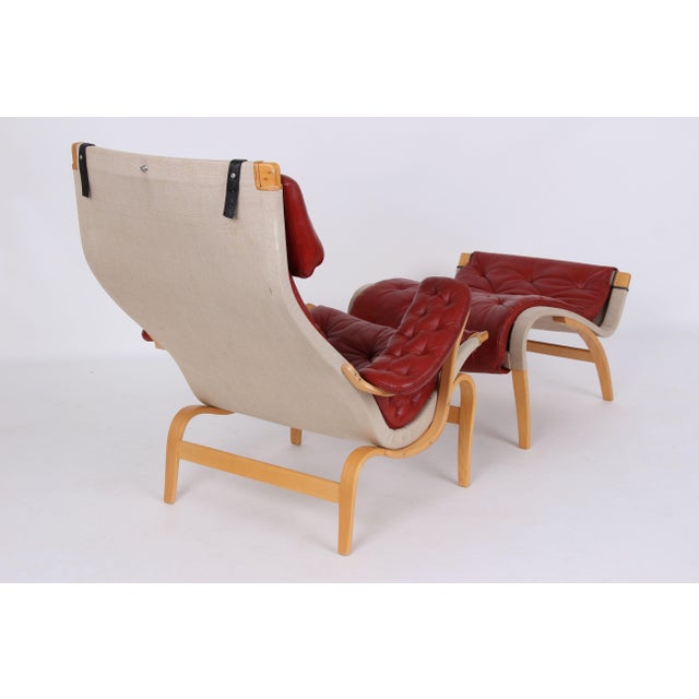 Red Set of Pernilla Lounge Chair and Ottoman by Bruno Mathsson for Dux, 1970s For Sale - Image 8 of 14