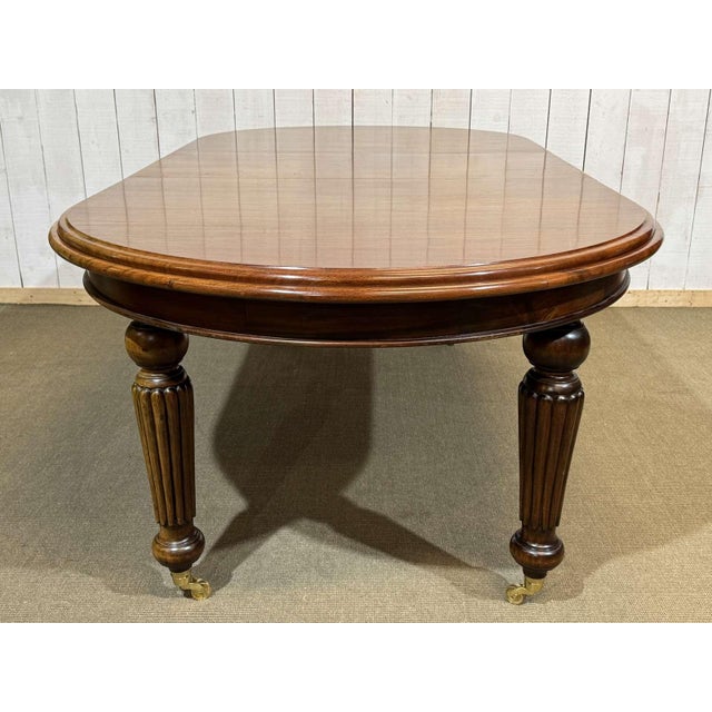 Victorian Style Oval Mahogany Table with One Extension For Sale - Image 11 of 18