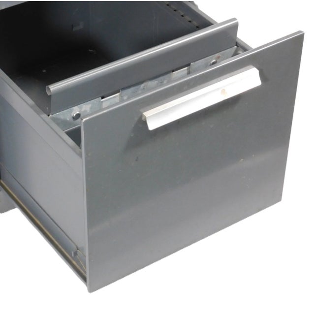 1950s 1950s Mid-Century Single-Pedestal Steelmaster Tanker Desk For Sale - Image 5 of 5