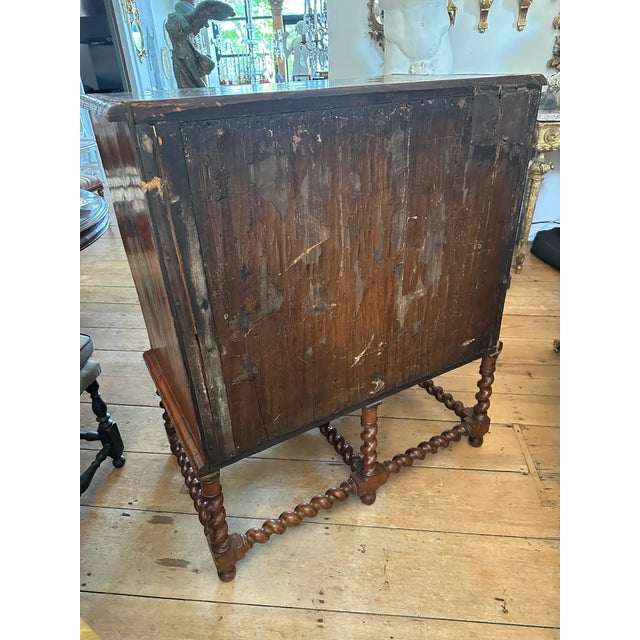 Brown 17th Century William and Mary Oyster Walnut and Seaweed Marquetry Chest on Stand For Sale - Image 8 of 8