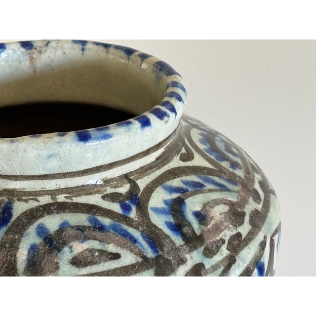 Early 18th Century Persian Safavid Pottery Jar For Sale - Image 15 of 17
