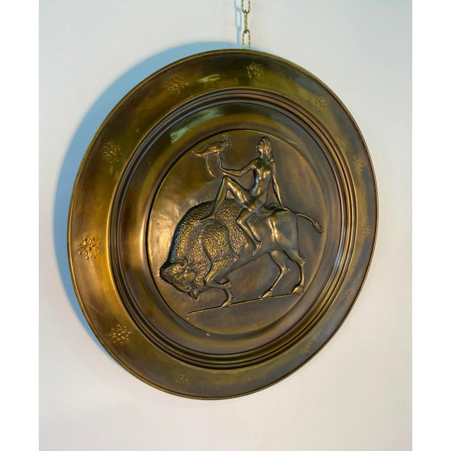Art Deco Italian Decorative Brass Plates, 1940s, Set of 2 For Sale - Image 3 of 7