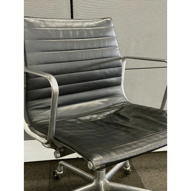 Eames for Herman Miller 50th Anniversary Aluminum Group Management Chair For Sale In Chicago - Image 6 of 7