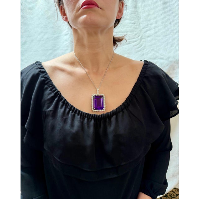Metal 152 Ct Emerald Cut Amethyst & 10 Ct Diamond Pendant Necklace 14kw Gold + Chain For Sale - Image 7 of 8