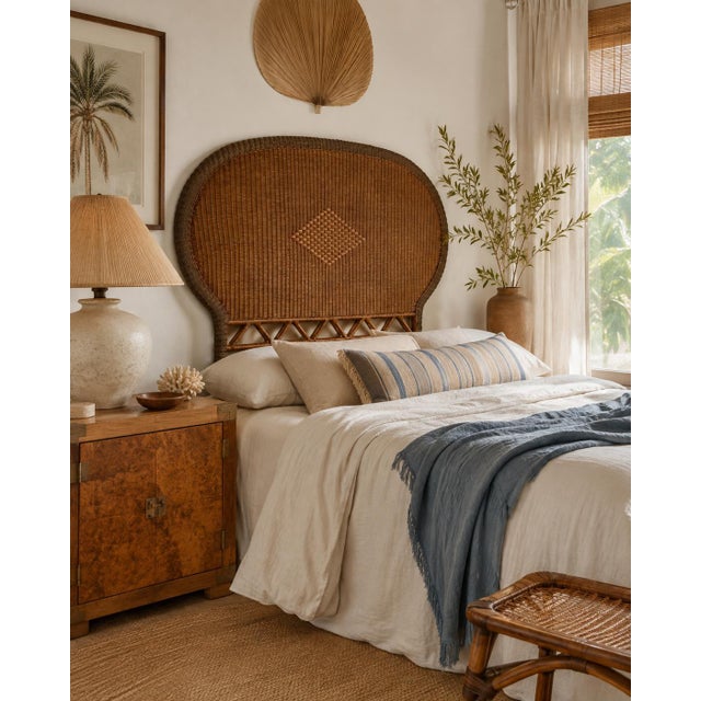 Bring warmth and organic texture to your bedroom with this beautiful vintage Coastal boho-chic queen size headboard....