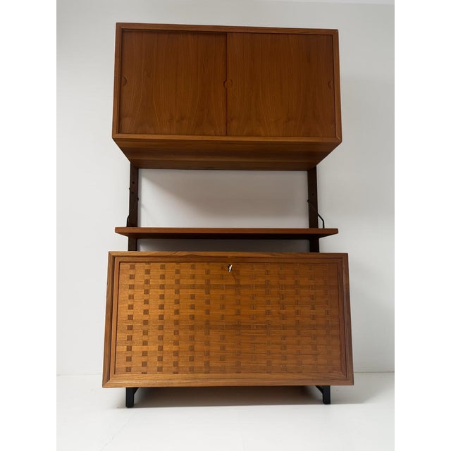 Cado Royal System Wall Unit in Teak by Poul Cadovius for Cado, Denmark, 1960s For Sale - Image 4 of 12