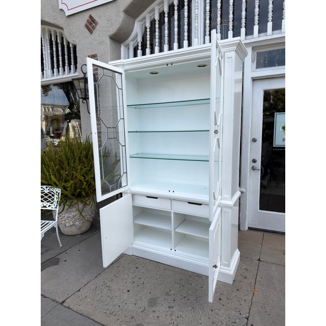 Paint Late 20th Century Hollywood Regency Baker Furniture Co White Lacquer Display Cabinet For Sale - Image 7 of 11