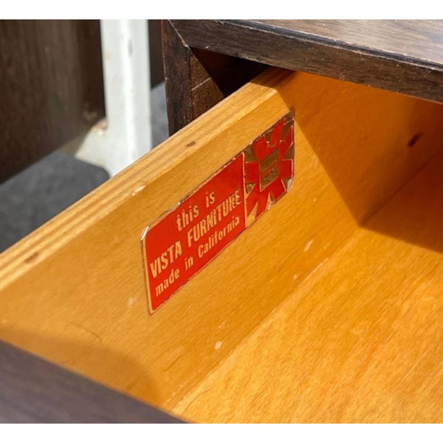 Mid-Century Moderm Vista Furniture California Made Walnut Nightstands, a Pair