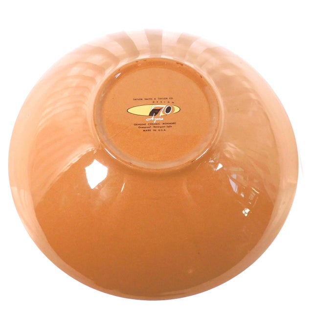 1960s Taylor Smith and Taylor Ten Inch Serving Bowl in Azura N For Sale - Image 4 of 5