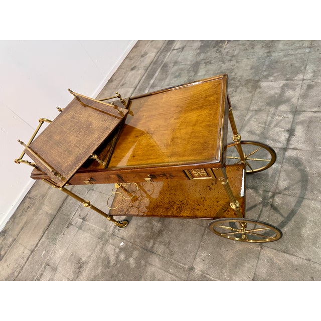 Italian Burl Wood and Brass Bar Cart, 1950s For Sale In Los Angeles - Image 6 of 15