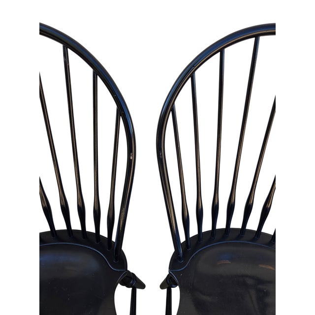 1990s 2 Nichols & Stone Windsor Side Chairs Bow Back Saddle Seat Distressed Country For Sale In Philadelphia - Image 6 of 15