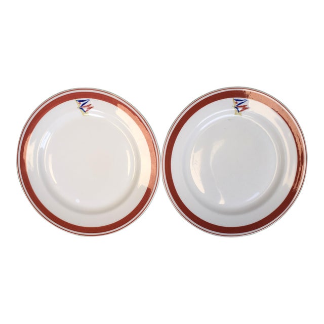 Pair of Chicago Yacht Club 9"d Mayer China Luncheon Plates W/ Cyc Burgee For Sale