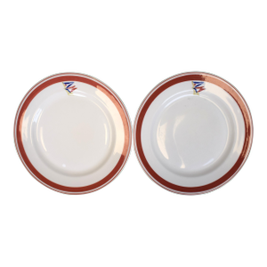 Pair of Chicago Yacht Club 9"d Mayer China Luncheon Plates W/ Cyc Burgee