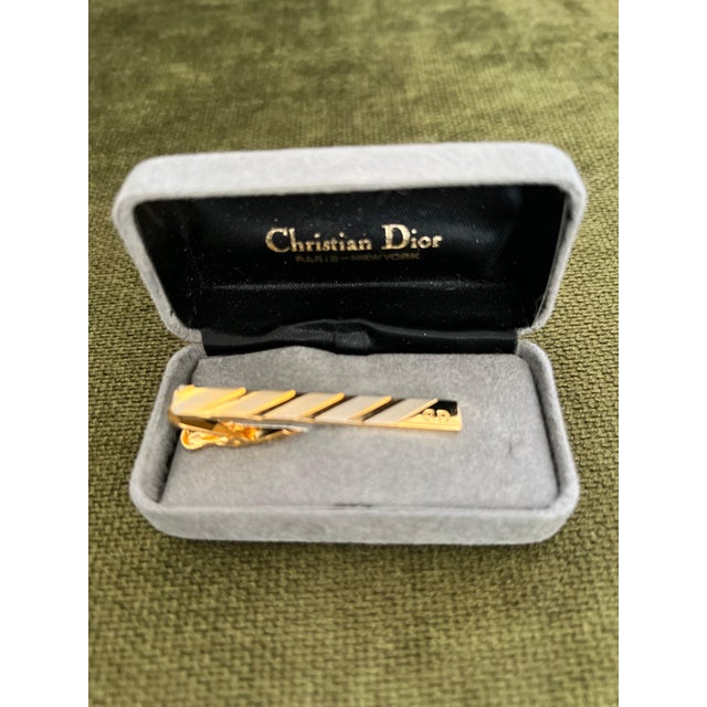 Christian Dior Vintage Christian Dior Gold Plate Tie Clip Circa 1970 In Original Velvet Case For Sale - Image 4 of 18