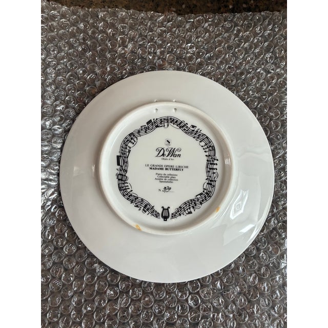 White 1960s De Wan Porcelain Plates, Part of the "Le Grandi Opere Liriche"' (Great Opera Works) Series Celebrating Giacomo Puccini's Famous Opera, Tosca. For Sale - Image 8 of 8