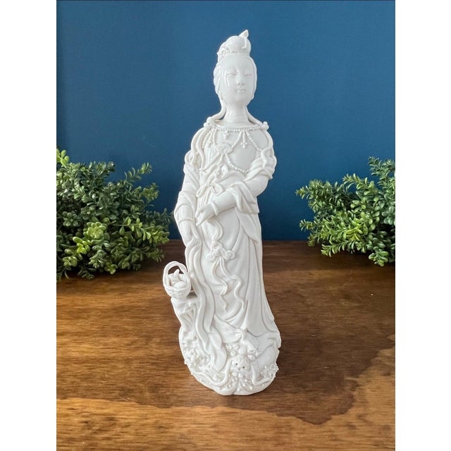 White Antique Blanc De Chine Guanyin Pair For Sale - Image 8 of 18