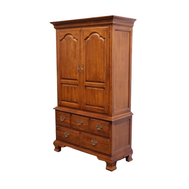 THOMASVILLE FURNITURE Fisher Park Collection 44" Door Chest 21611-330 74.25" High 44" Wide 18.5" Deep We specialize in...