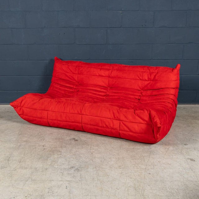 Vintage Togo Three-Seater Sofa in Red by Michel Ducaroy for Ligne Roset, 1973 For Sale - Image 3 of 18