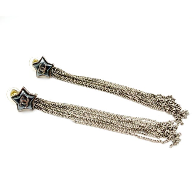 Chanel Chanel Silver CC Grey Shooting Star Silver Chain Tassel Long Dangle Clip on Earrings, Pair For Sale - Image 4 of 5