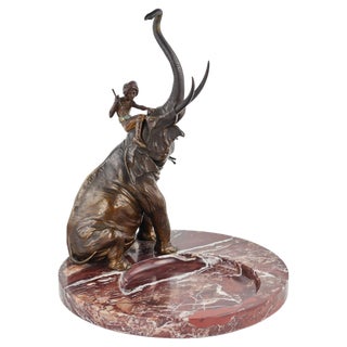 Decorative Dish in Marble with Bronze Elephant by Franz Bergman For Sale