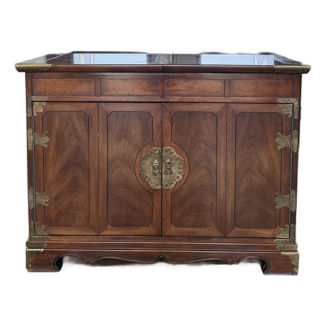 Henredon Scene One Chinoiserie Campaign Slide-Top Dry Bar Cabinet in Mahogany, Circa 1978, Attributed For Sale