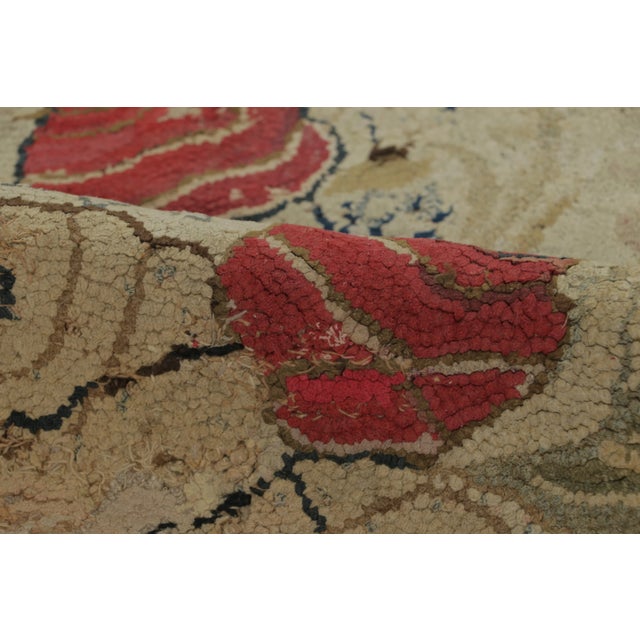 Antique Hooked Rug With Rose Bouquet Medallion & Vine Border - Rug & Kilim For Sale In New York - Image 6 of 7