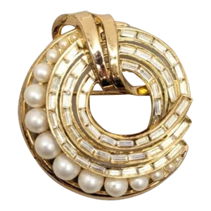 Vintage Signed Crown Trifari Goldtone Faux-Pearl & Clear Rhinestone Baguette Circle Brooch