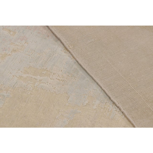 Cream Rug & Kilim’s Modern Abstract Rug, Ice Blue Painterly Patterns Over Cream White For Sale - Image 8 of 8